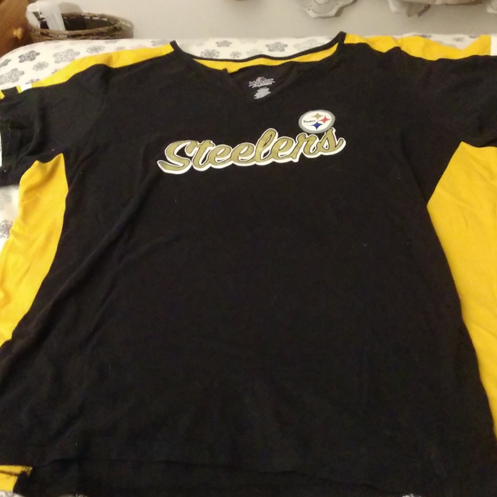💙3/$20  Steelers plus short sleeve